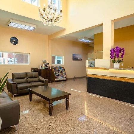 Maywood Inn Bagian luar foto