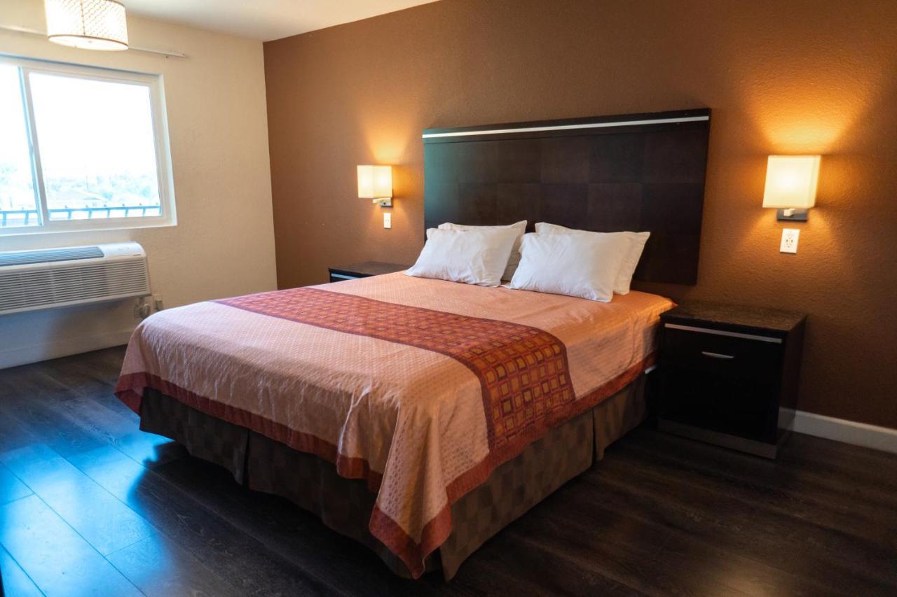 Maywood Inn Bagian luar foto