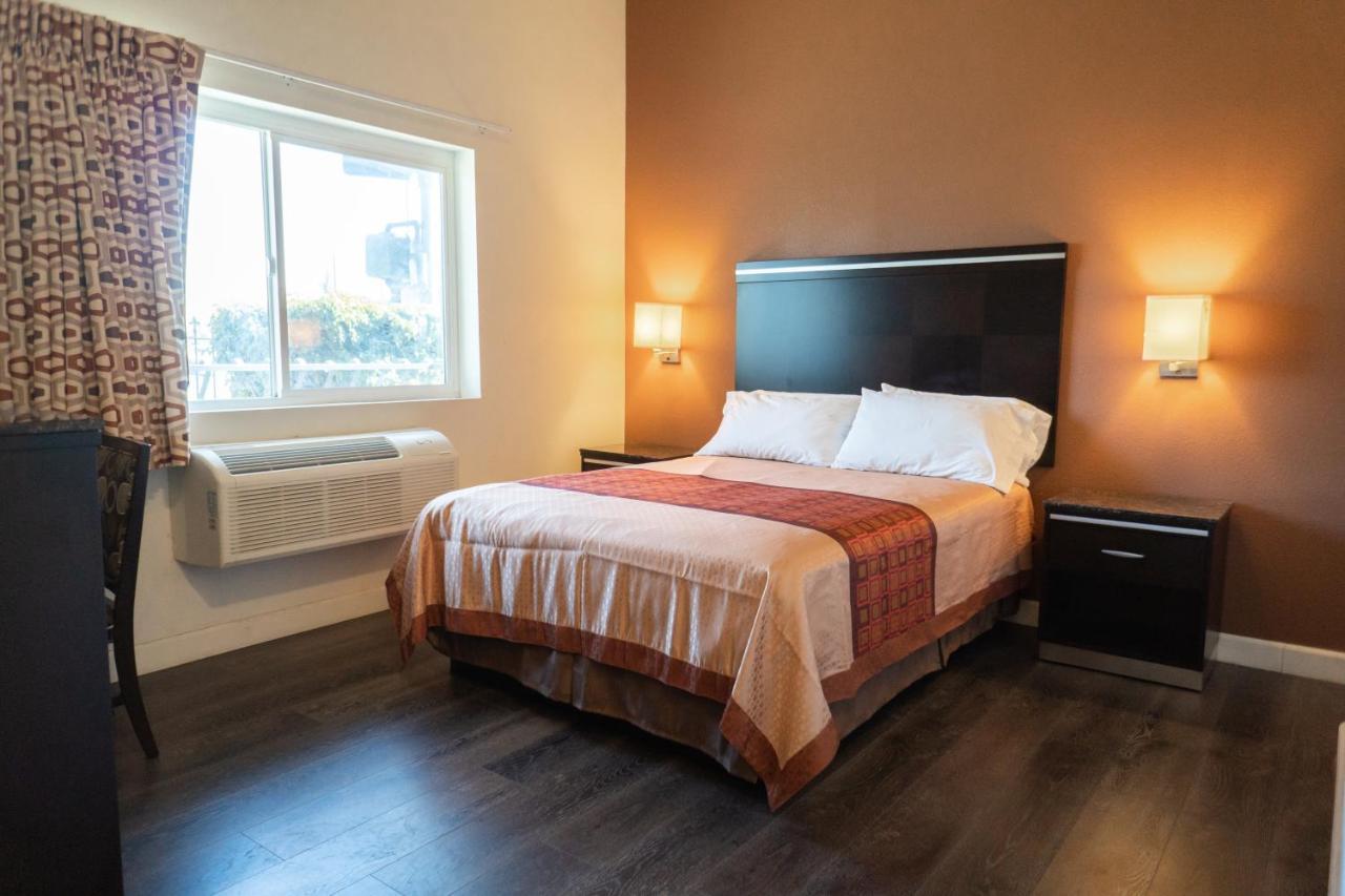 Maywood Inn Bagian luar foto