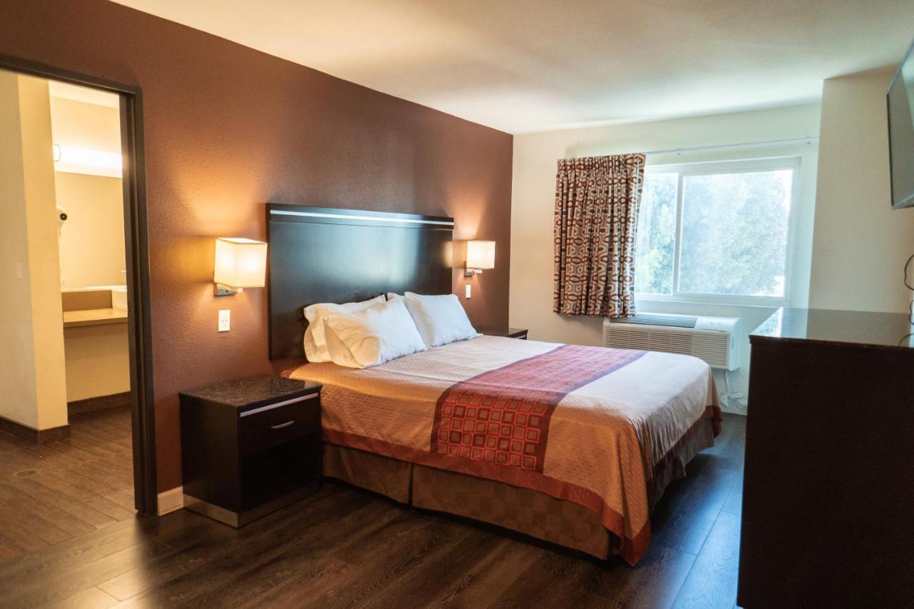 Maywood Inn Bagian luar foto